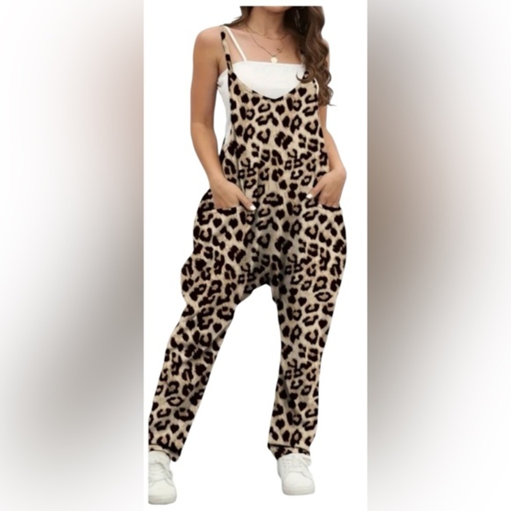NWOT OuFeiya leopard print casual adjustable strap jumpsuit size small